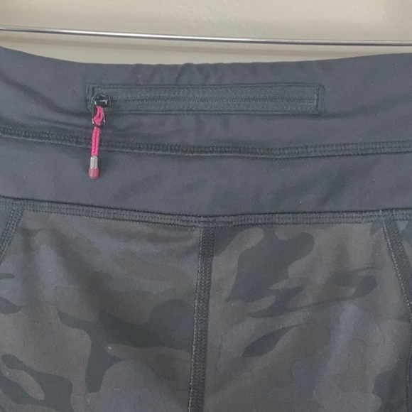 Lululemon camo black capri - Picture 6 of 11